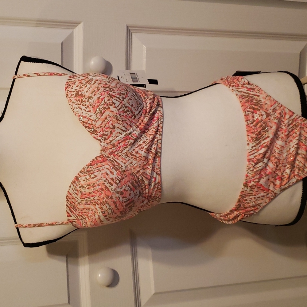 Nwt bikini size lg bra 38CD